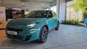 Fiat 600 e "La Prima" - Navi, LED, RFK, 18" ALU u.v.m.