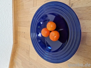 Blaue Obstschale aus Glas