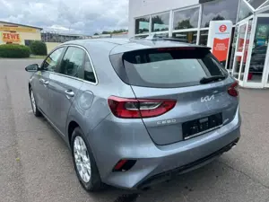 Kia Ceed / cee'd CEED_5 1.5T 140 DCT7 VIS KOMF+ (NAV) Apple CarPlay Bild 3