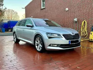 Skoda Superb Superb Combi 2.0 TDI DSG Premium Edition