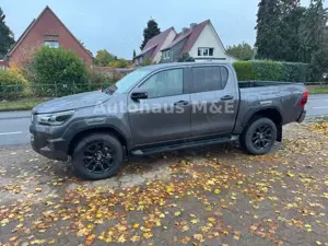 Toyota Hilux 2.8 Schalter Invincible DoubleCab sofor*AH
