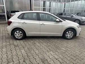 Volkswagen Polo Polo VI 1.0 Life LED Apple CarPlay