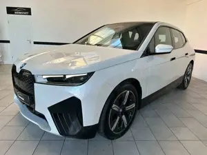 BMW iX iX xDrive40 Navi*LED*Leder*HUD*AHK*21"*Edt.Excelle