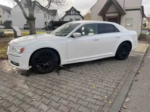 Chrysler 300C 3.6 VVT mit 20 Zoll HellCat Felgen Bild 4