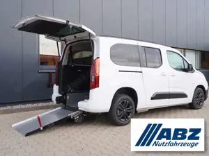 Fiat Doblo Maxi Kombi 130 Automatik / Rollstuhlumbau