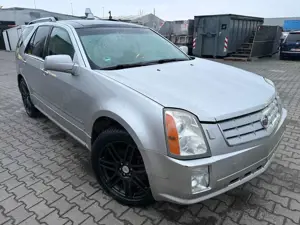 Cadillac SRX V8 AWD Sport Luxury Bose Gas-Anlage