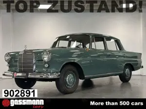 Mercedes-Benz 190 C Heckflosse Limousine - W110 mehrfach Bild 1
