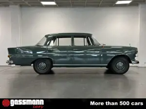 Mercedes-Benz 190 C Heckflosse Limousine - W110 mehrfach Bild 5