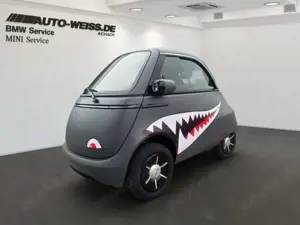 Others Others ''SHARK ATTACKS'' L7E