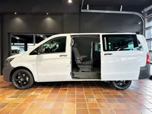 Mercedes-Benz Vito TOURER 114 4X4 LANG 2xSCH-TÜR 8SITZE STANDHEIZUNG