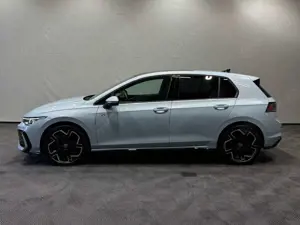 Volkswagen Golf R-Line 1.5 eTSI DSG | MATRIX NAVI PANO AHK Bild 3