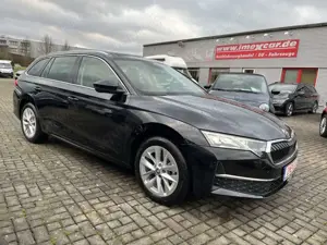 Skoda Octavia 1,5 TSI DSG Selection Combi + AHK + LED + App-Conn