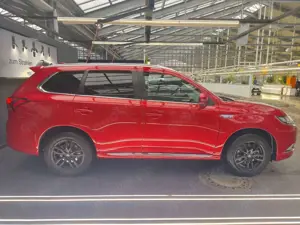 Mitsubishi Outlander Outlander Plug-In Hybrid 2.4 4WD Plug-In Hybrid+ Bild 4