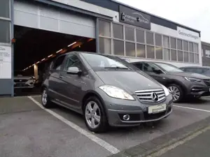 Mercedes-Benz A 180 CDI Automatik *2.HD*PDC*ALU*SHZ*TEMPOM*