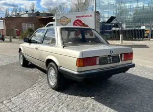 BMW 320 320i OLDTIMER Bild 4