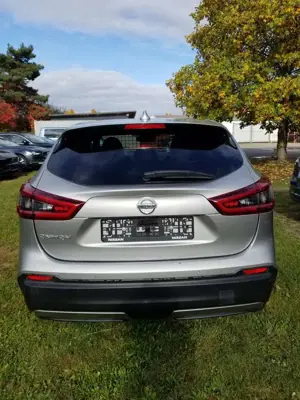 Nissan Qashqai Qashqai 1.6 dCi ALL-MODE 4x4i TEKNA - 73 Tkm - TÜV - 2 VB - SR - WR - TOP Bild 4