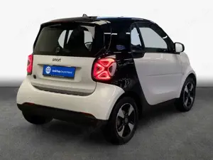 smart forTwo fortwo EQ passion|Exclusiv|LED|Pano|22kW|GJ-Reifen Bild 2