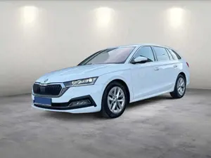 Skoda Octavia 2.0TDI First Edition AHK PANO CANTON MATRIX