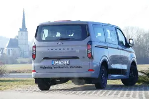 Ford Tourneo Custom 320 L1 Titanium + 5 Jahre Garantie Bild 3