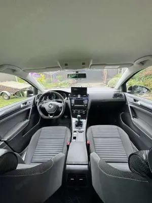 Volkswagen Golf 1.4 TSI BlueMotion Technology Cup R-Line Bild 4