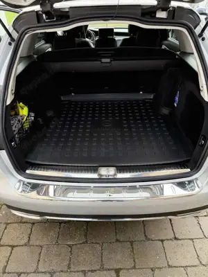 Mercedes-Benz C 220 d T 9G-TRONIC Avantgarde Bild 2
