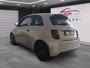 Fiat 500e 500 Giorgio Armani Collector´s Edition Android Bild 4