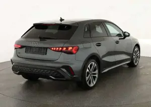 Audi A3 Sportback 35 TFSI S-Tronic S-LINE, Pano, Teilleder Bild 4