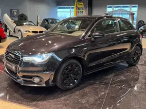 Audi A1 S line Sportpaket Xenon Bose Navi Pano Sihzg