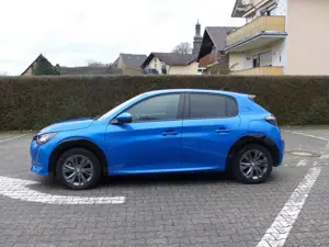 Peugeot e-208 208 E 136 Active Pack Bild 2
