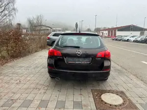 Opel Astra J Sports Tourer Edition Bild 5