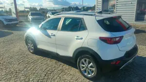 Kia Stonic Silver 1.0 T-GDI Kamera+LED+SHZ+Leichtmetallfelgen Bild 4