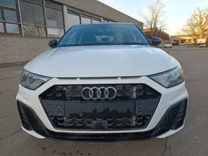 Audi A1 Sportback 30 TFSI S line Bild 2