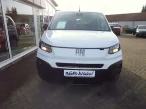 Fiat Doblo 1.5 Kombi mit PKW Zulassung LED-Scheinwerfer Navi Bild 3