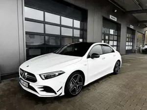 Mercedes-Benz A 35 AMG 4Matic Speedshift DCT 7G Limousine AMG Performance