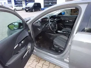 Peugeot 208 Hybrid 110 Allure Bild 5