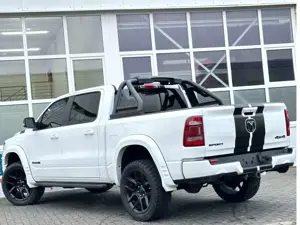 Dodge RAM 1500 Laramie 5,7L 4x4 Prins LED Pano 22´´ Bild 2