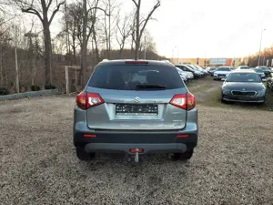 Suzuki Vitara 1.6 DDiS Comfort+ 4x4*Navi*R-Cam*LMF*Pano Bild 4