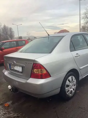 Toyota Corolla 1.6 linea sol Bild 3
