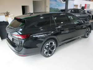 Skoda Superb 2.0 TDI 142 kW 4x4 Sportline EU-Import Bild 4