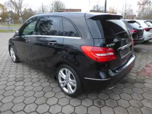 Mercedes-Benz B 200 Xenon, Leder, StHz, PDC Bild 4