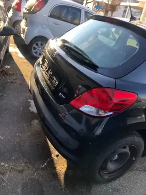 Peugeot 207 207 95 VTi Urban Move Bild 3