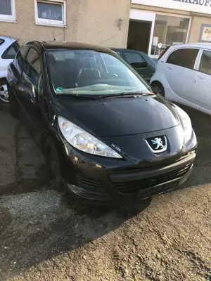 Peugeot 207 207 95 VTi Urban Move Bild 5
