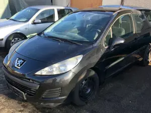 Peugeot 207 207 95 VTi Urban Move Bild 2