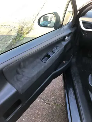 Peugeot 207 207 95 VTi Urban Move Bild 4