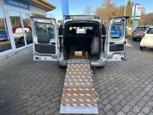 Dacia Dokker 1.2 TCE Laureate Rollstuhlrampe