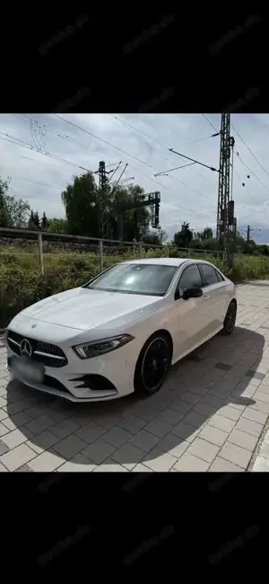 Mercedes-Benz A 250 AMG LINE + Mercedes Garantie Sportpaket Limousine