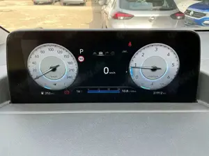 Hyundai STARIA 2.2 CRDi Signature 4X4 Bild 2