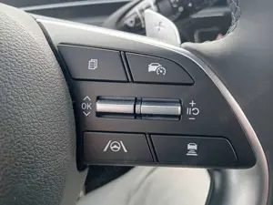 Hyundai STARIA 9-Sitzer HEV 6-AT TREND 18Alu, Park-P., Easy-Acces Bild 5