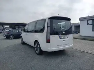 Hyundai STARIA 9-Sitzer HEV 6-AT TREND 18Alu, Park-P., Easy-Acces Bild 4