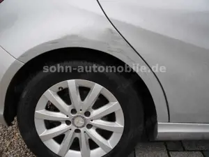 Mercedes-Benz A 180 BlueEfficiency AUTOMATIK/Leder/Navi/Kamera Bild 3